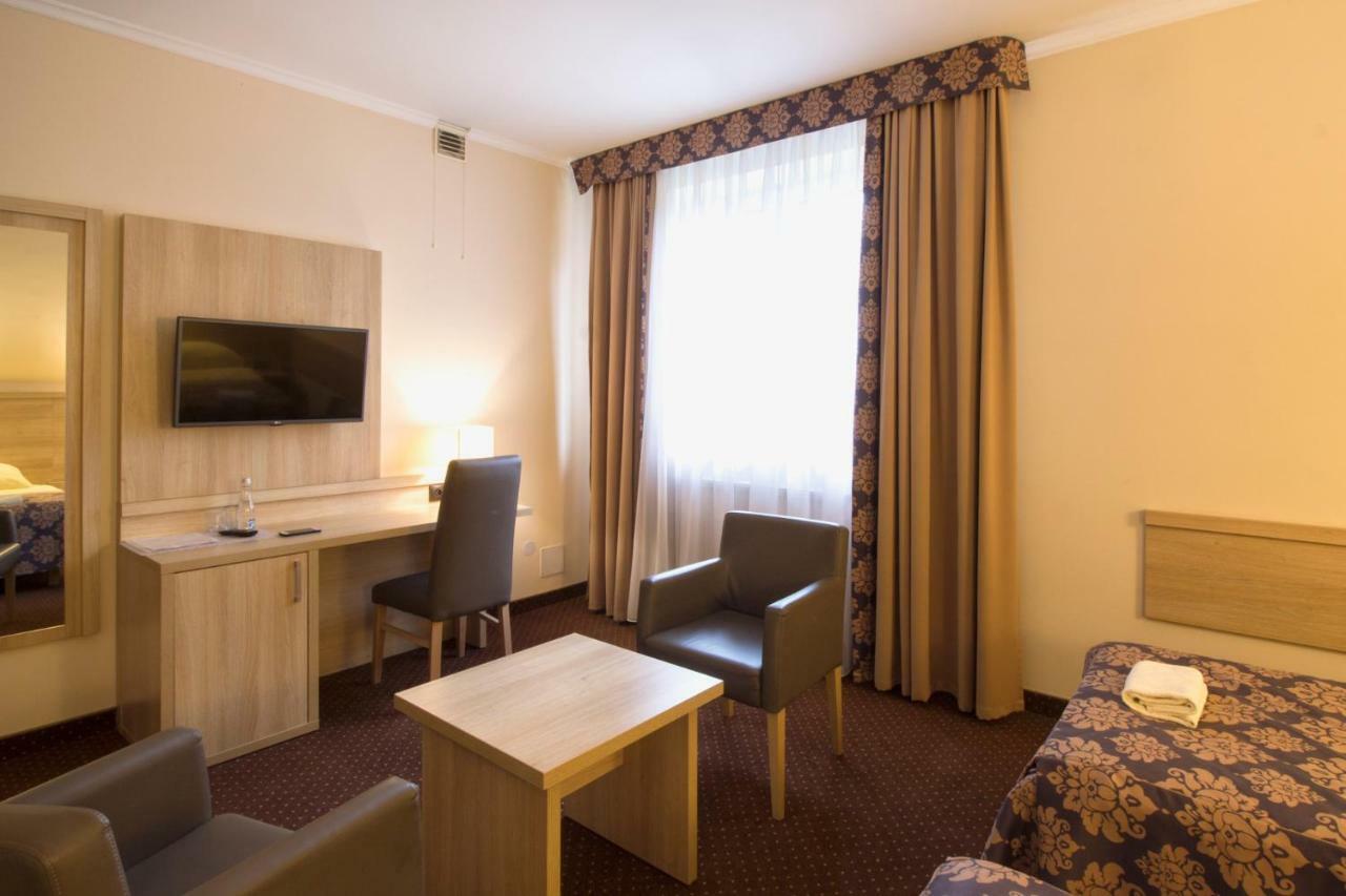 Motel Db2000 Билгорай Экстерьер фото